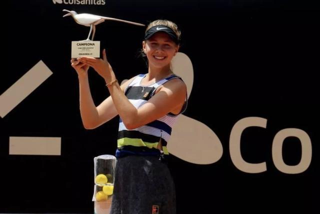 她成为了中 她成为了中